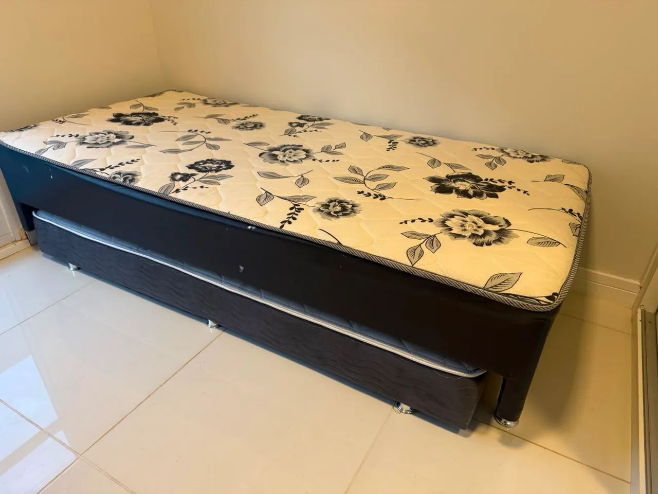 Cama Box solteiro com cama auxiliar 