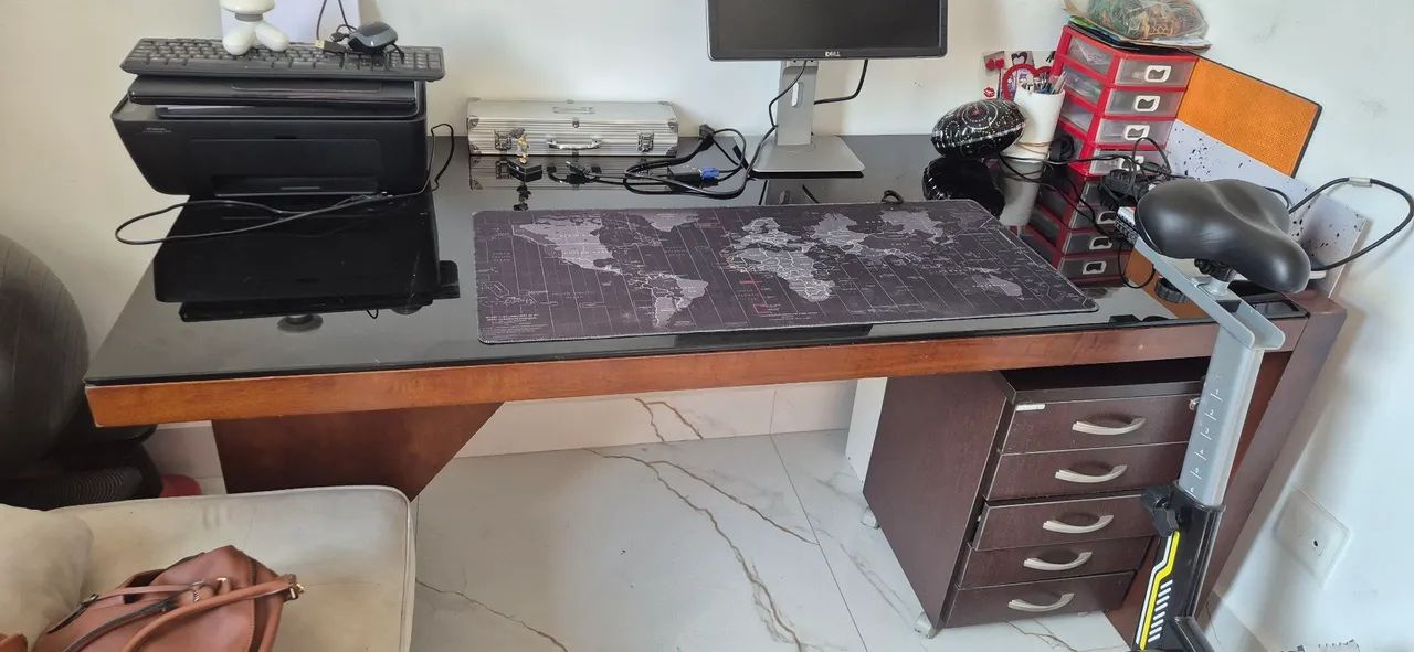 Mesa de madeira com vidro  - Foto 2
