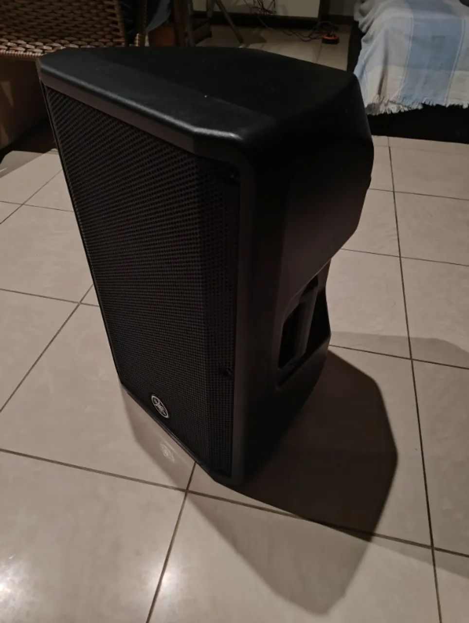 Caixa de som Yamaha DBR12 nova  - Foto 3