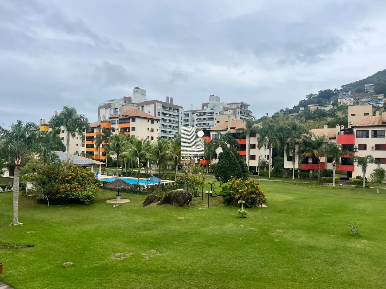 Apartamento, Saco Grande, 03 Dormitórios/02 Suíte
