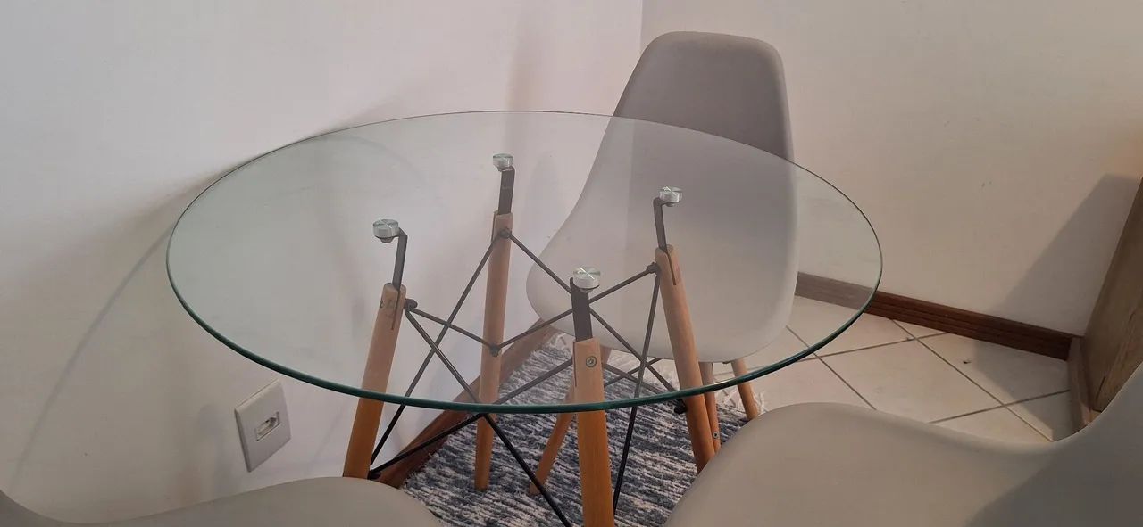 Mesa 3 lugares e cadeiras