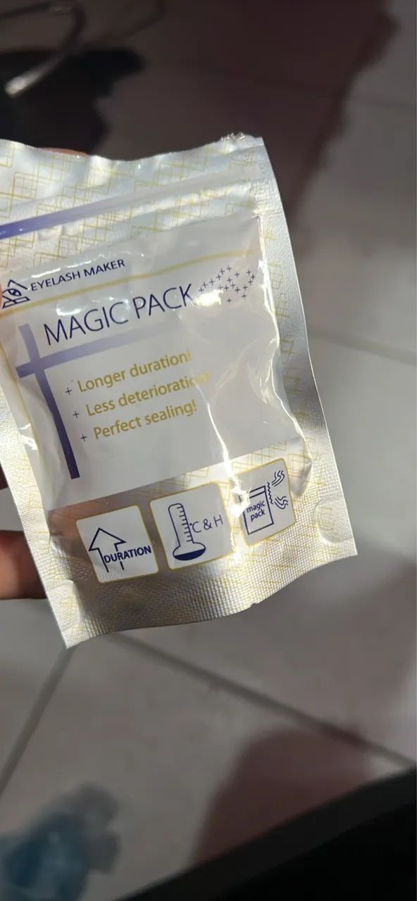 Material para extensão de cílios 