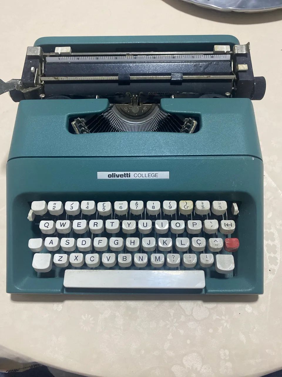 Máquina de escrever olivetti collegw65624297965185121