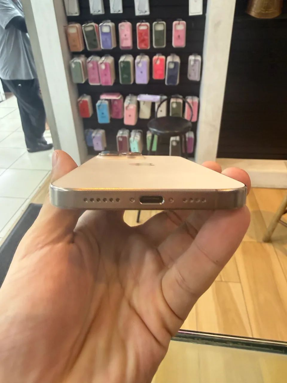Iphone 16 pro Max 256 - Dourado  - Foto 4