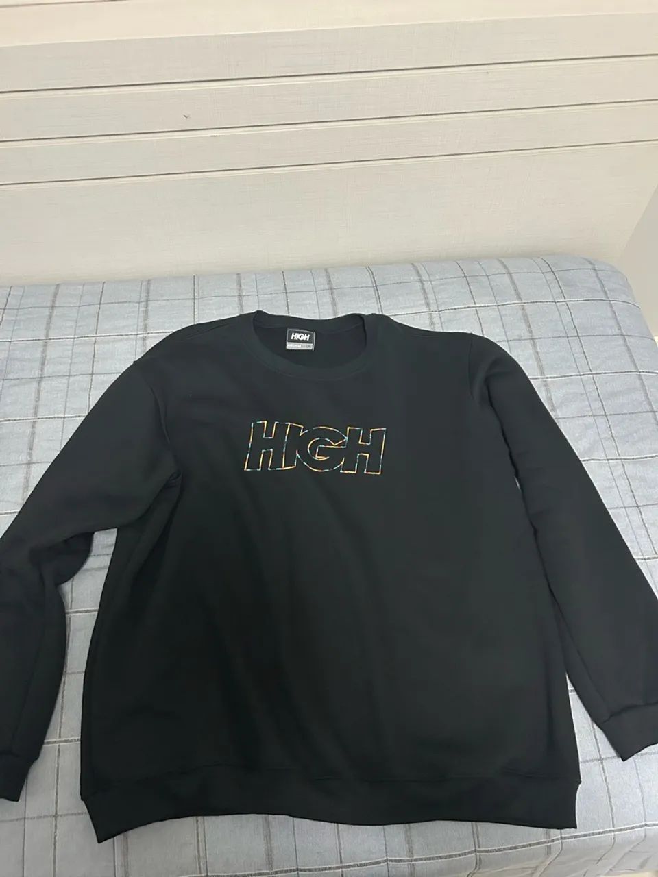     Moletom: HIGH Crewneck Logo Colored - Black.