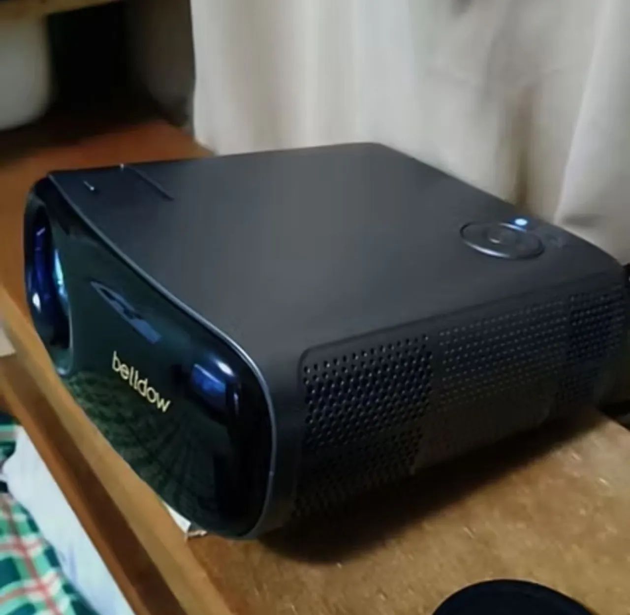 Vendo projetor 4k - Foto 2