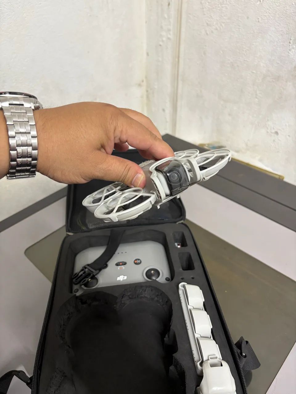 Vendo Drone DJI Neo completo, em ótimo estado e pronto para uso. - Foto 4