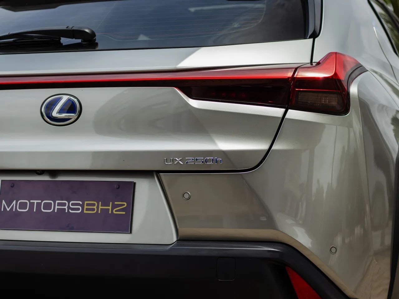 Lexus UX-250h Luxury 2.0 16V Aut.(hybrid), foto 6 de 18
