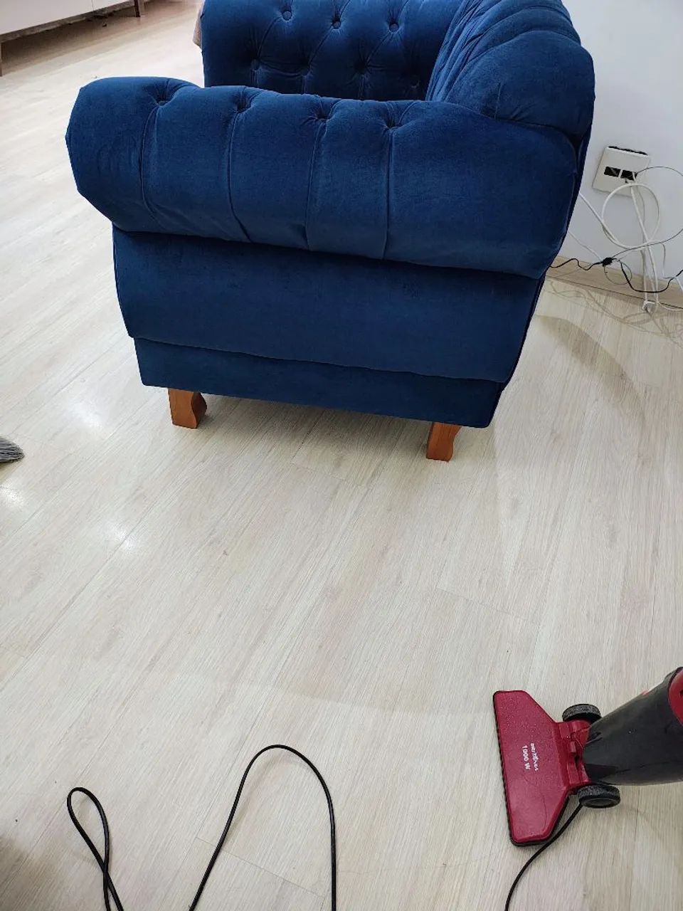 Poltrona Capitonê Azul" ou "Poltrona Chesterfield Veludo". - Foto 3