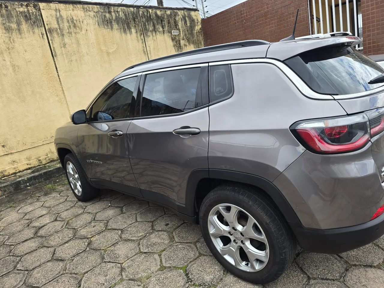 Jeep Compass COMPASS LONGITUDE 2.0 4x4 Dies. 16V Aut. 2021