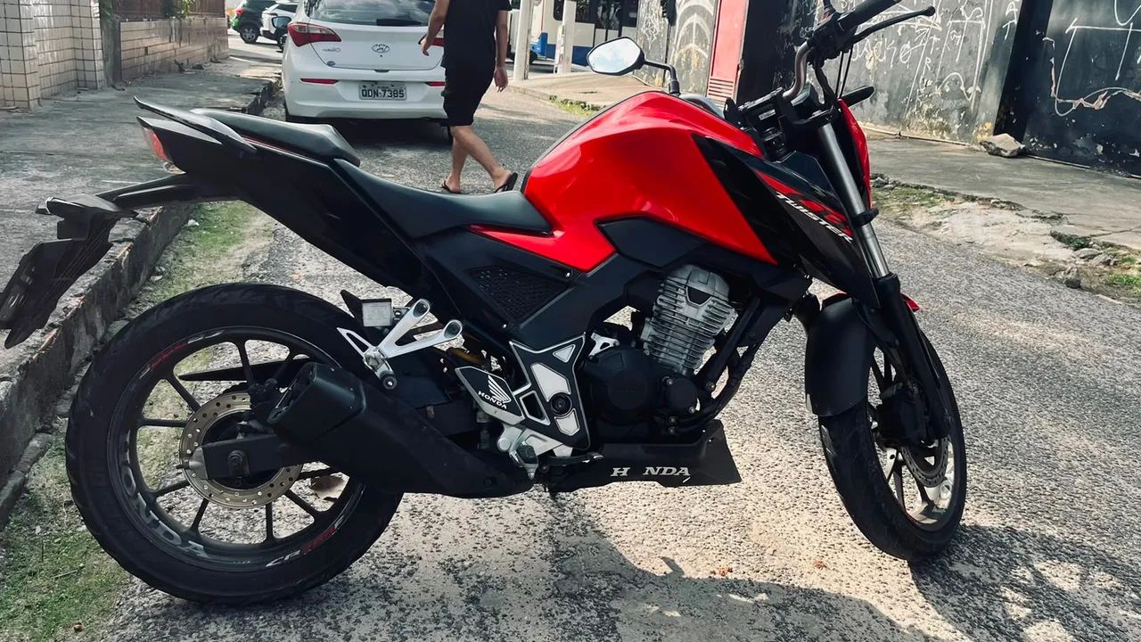 CB300 2024  - Foto 2