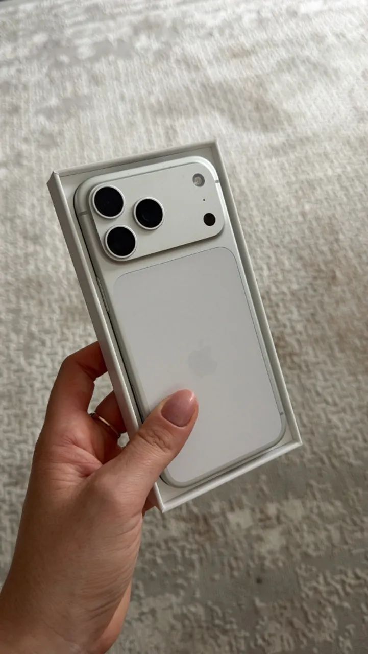 IPHONE 17 PRO MAX 256GB SILVER | SEMINOVO | COM GARANTIA APPLE