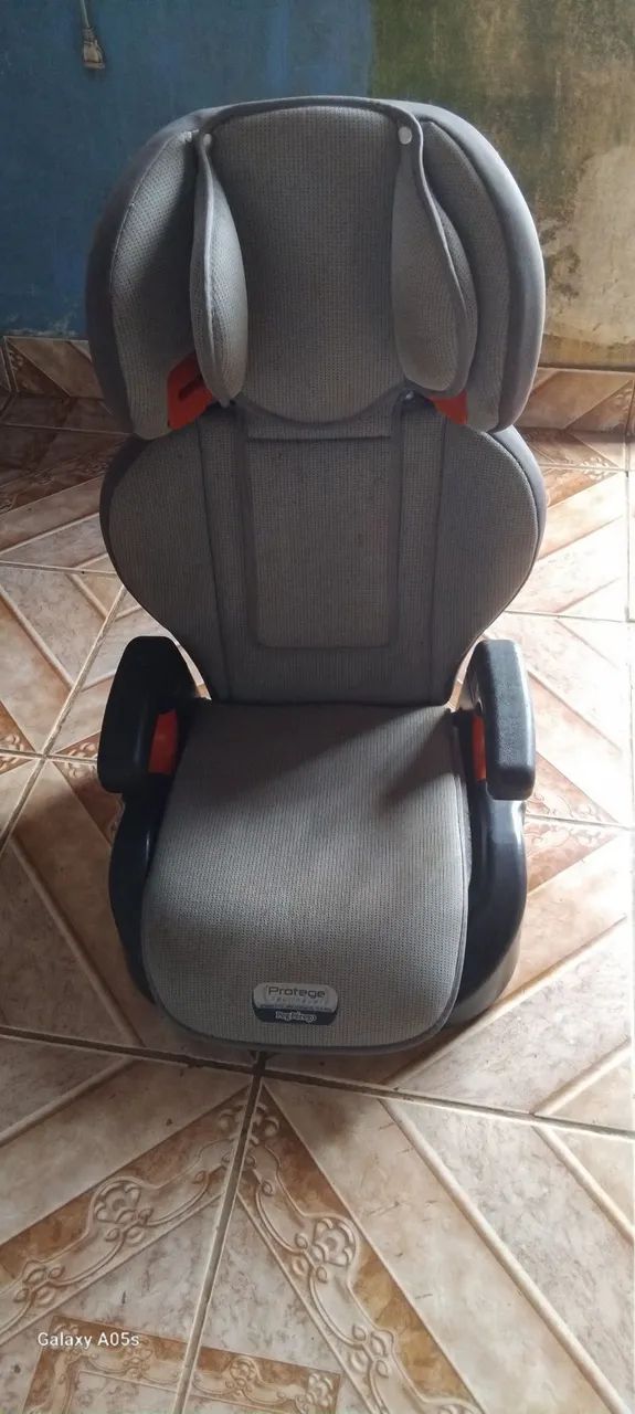 Cadeirinha de criança pra banco de carro 