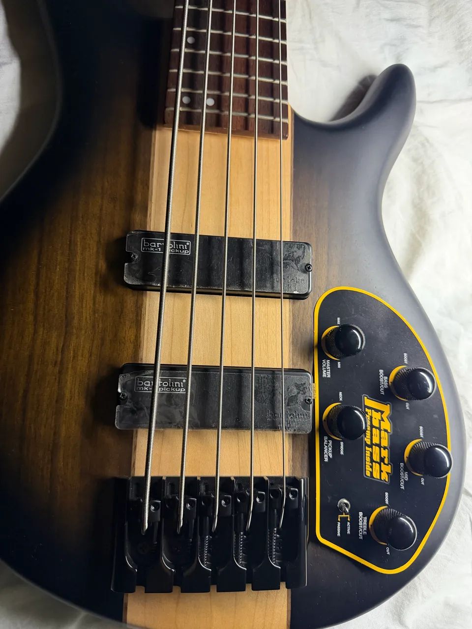 Baixo Cort Bartolini 5 cordas