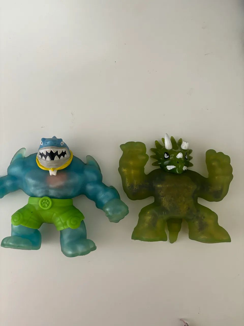 Dois bonecos elásticos GOO JITZU 