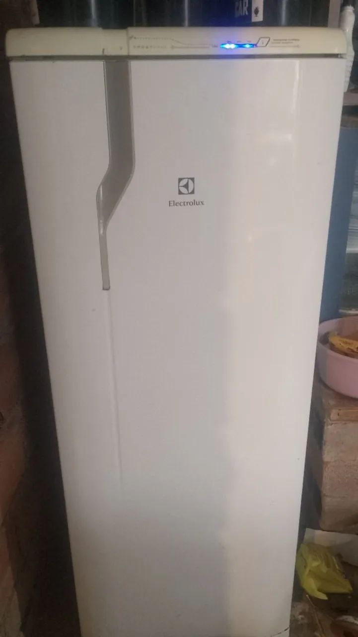 Vendo geladeira Electrolux