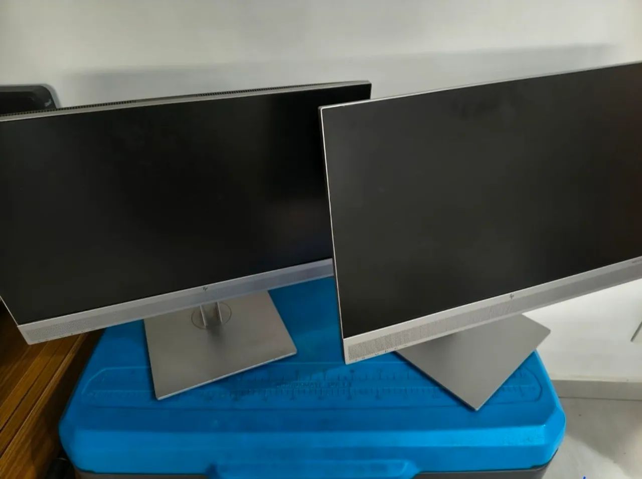 Monitor HP 243M com camera ( com defeito )