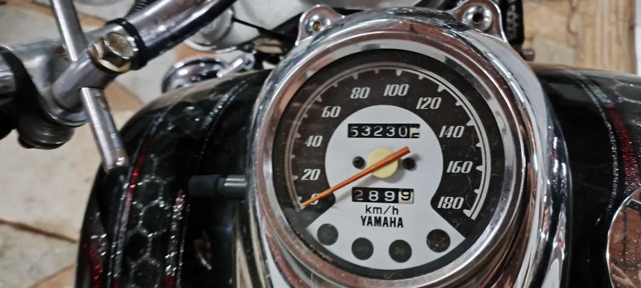 Vendo dragstar muito nova 