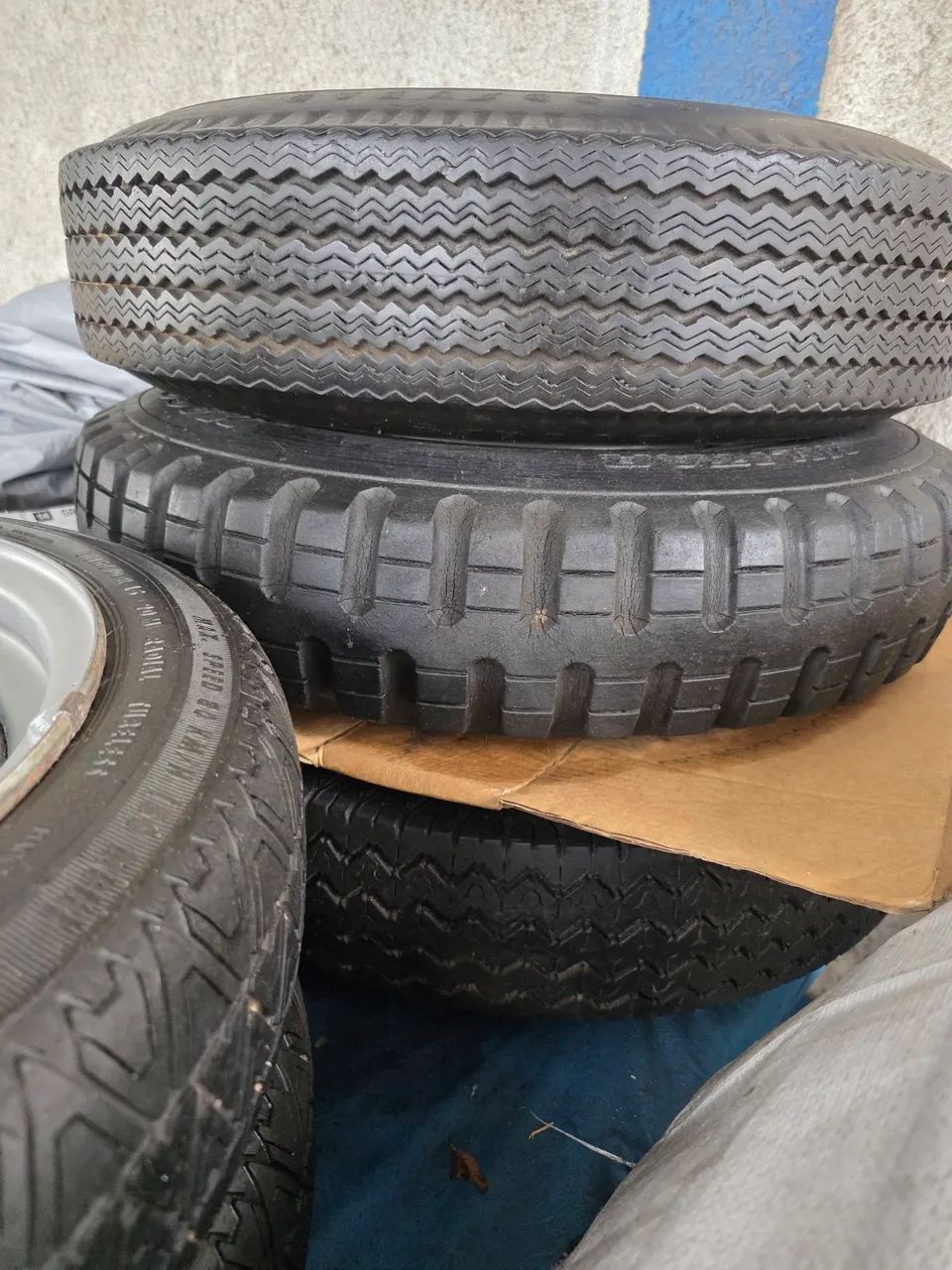Rodas aro 15 de ferro com pneus bons - Foto 4