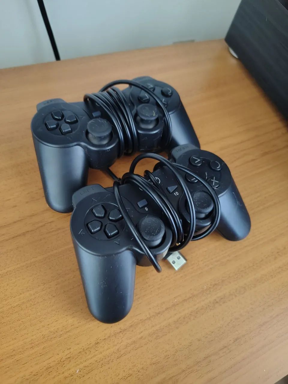  Kit com 2 Controles Gamer USB para PC e Notebook - Prontos para Jogar!