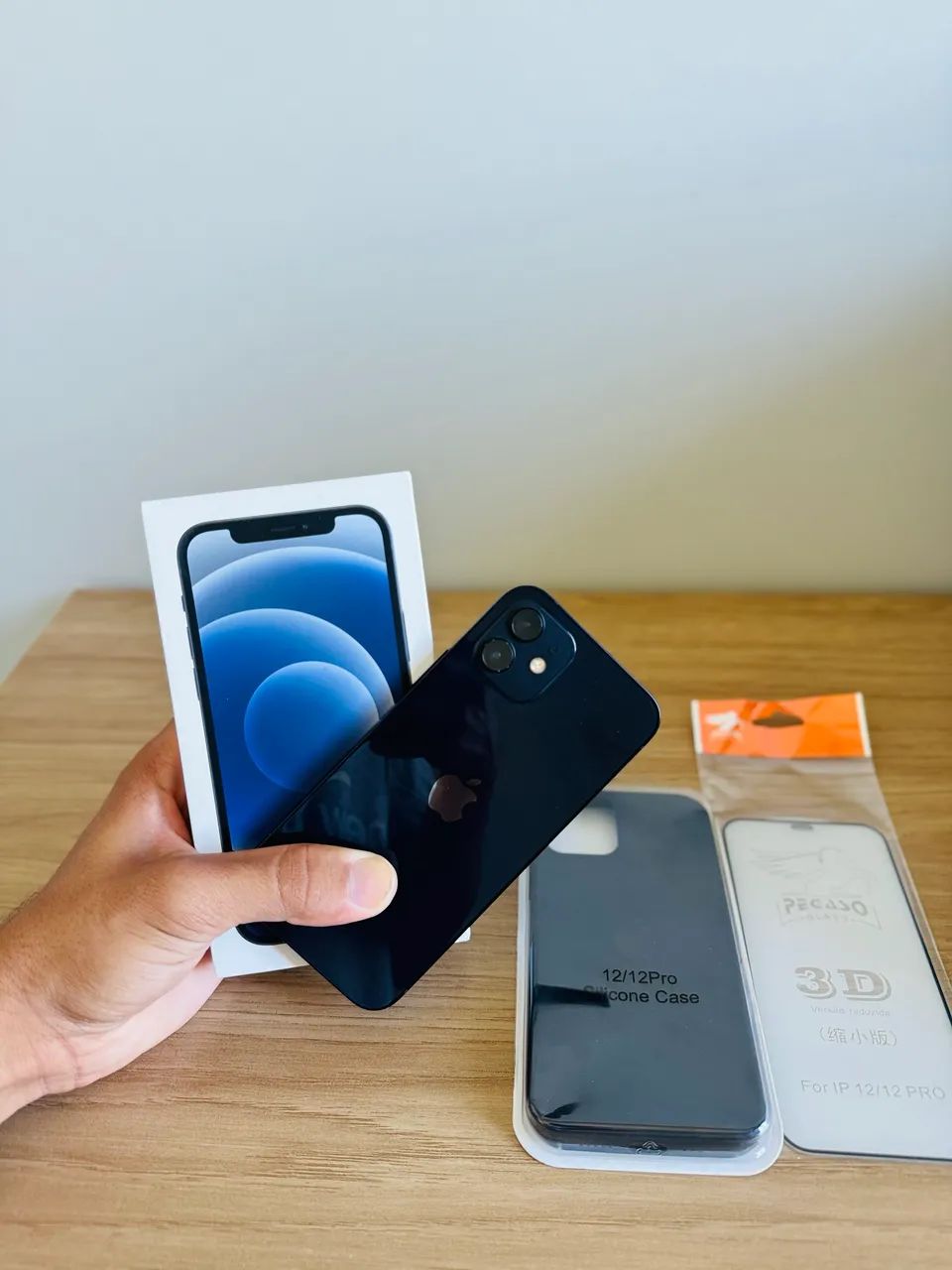 iPhone 12 64gb preto todo original - Celulares e Smartphones
