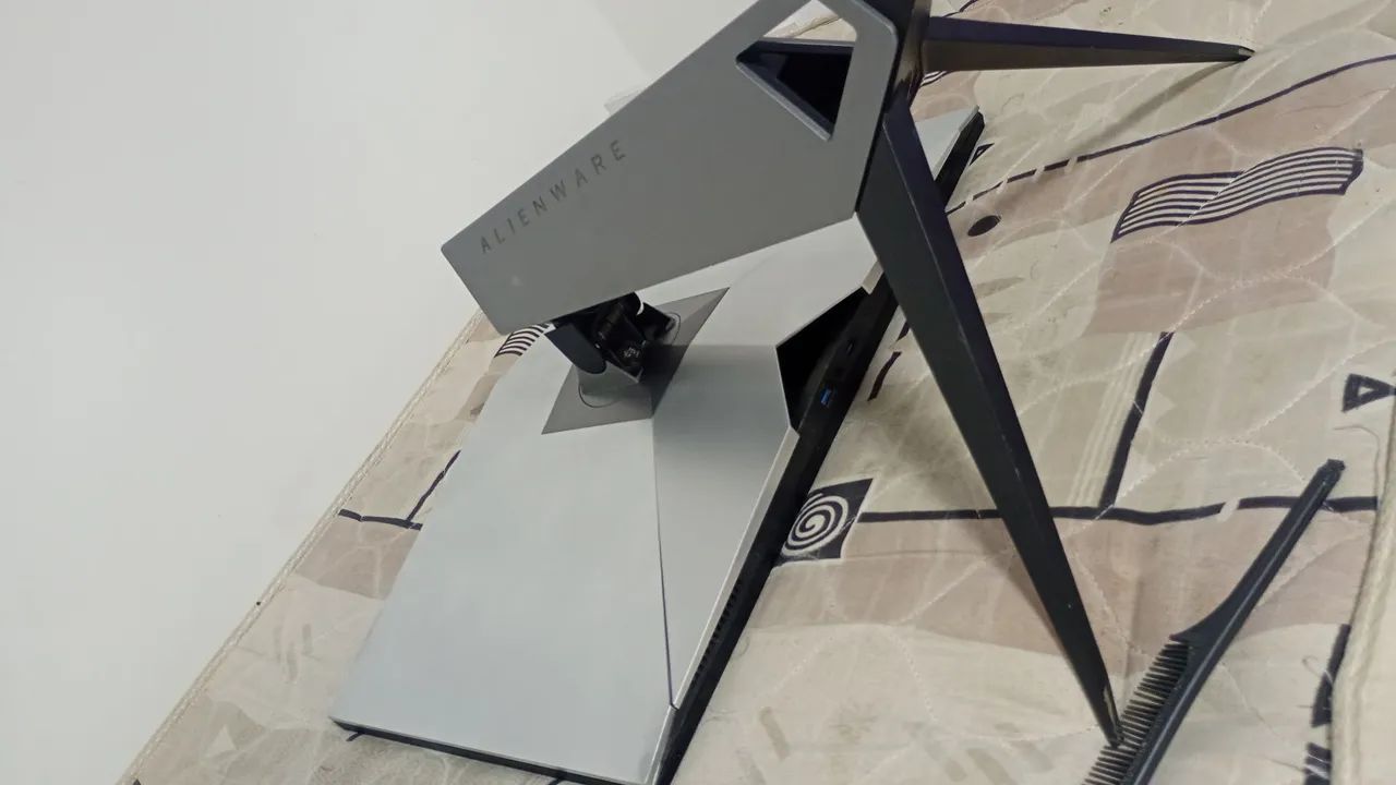 Vendo monitor Alienware 240hz  - Foto 5