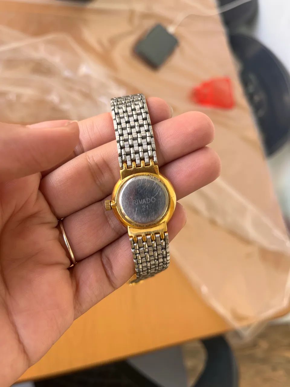 Relógio vintage Ricardo quartz clássico dourado - Foto 3
