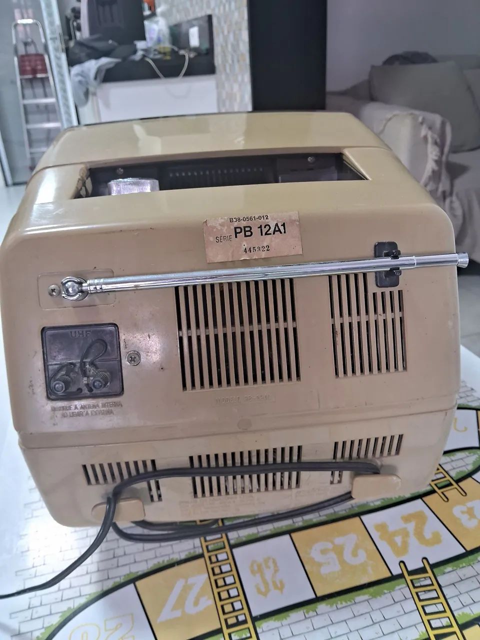 Tv antiga em para  colecionadores  - Foto 3