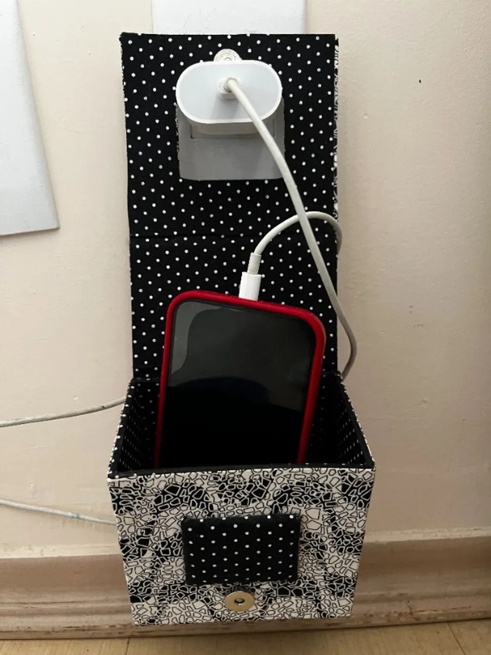Porta celular e carregador