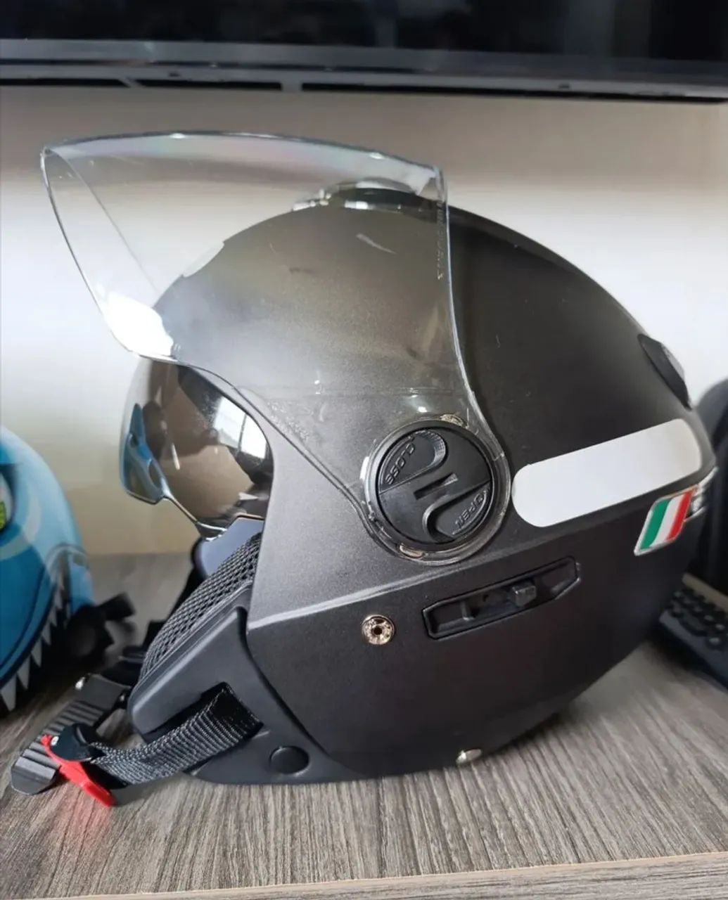 Capacete Aberto New Atomic c/ viseira solar interna