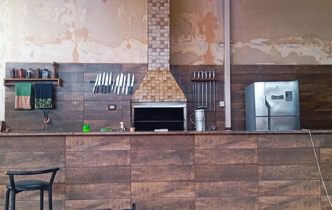 Vendo casa comercial, ótima localização 