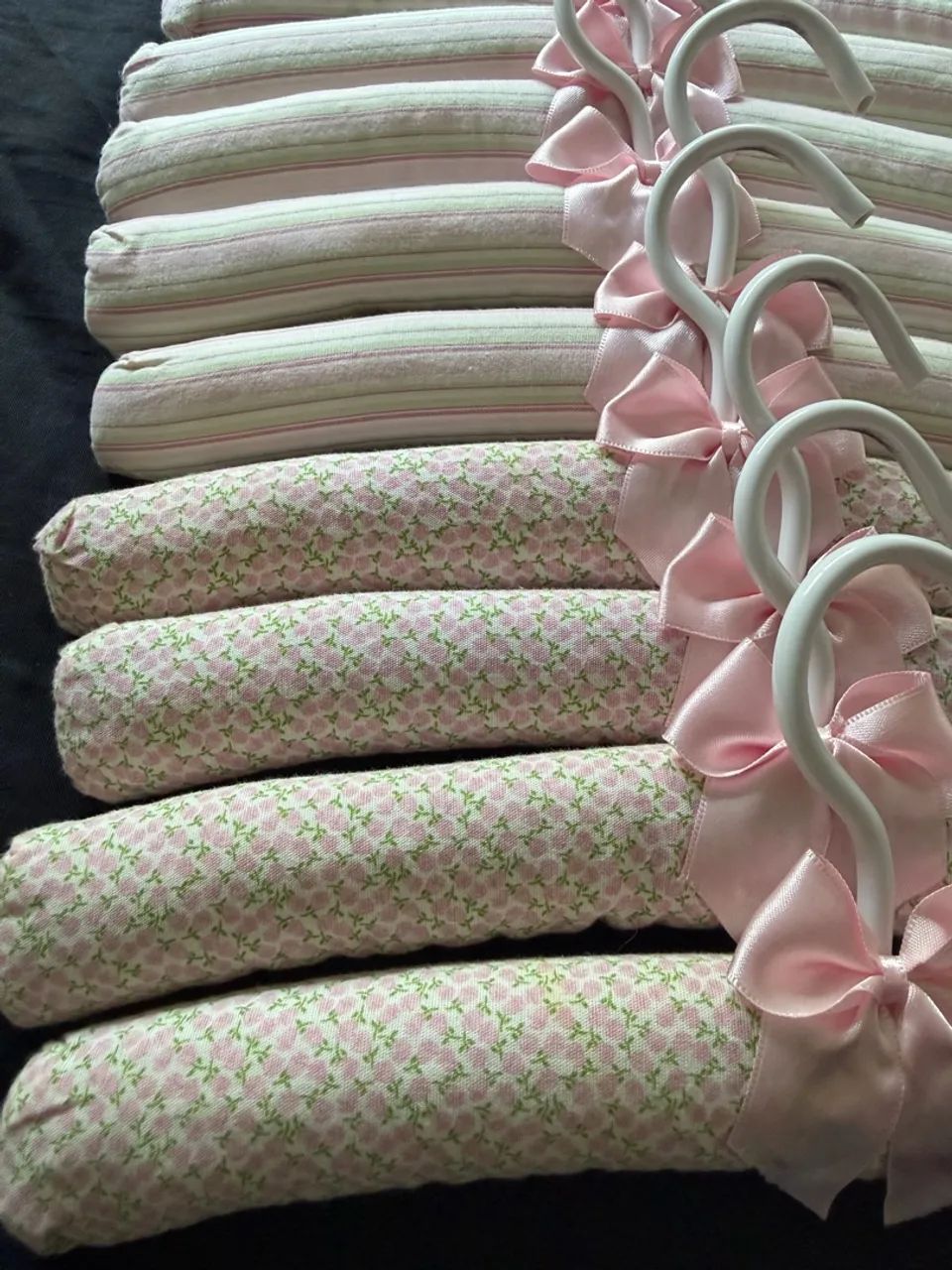  Cabides infantil almofadado +  cabides simples da on rosa  - Foto 3