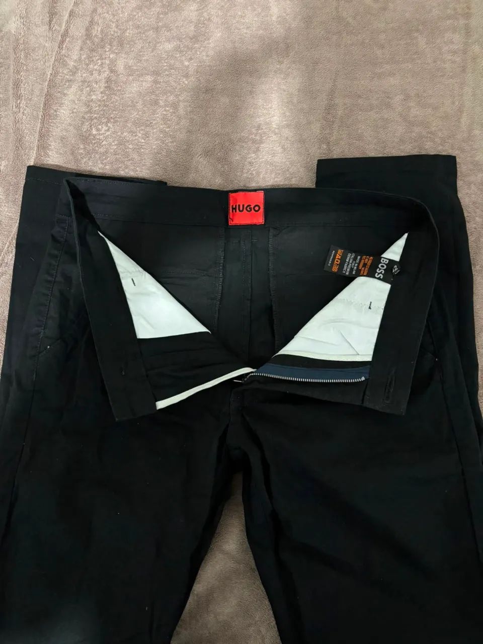 Calça chino HUGO (Hugo Boos)-Preta   - Foto 3
