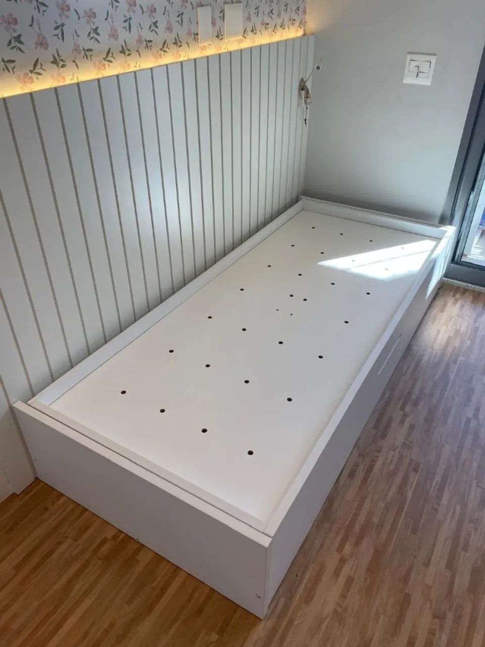 Cama de Solteiro com Baú MDF Branca - 88cm X 200cm - Foto 4