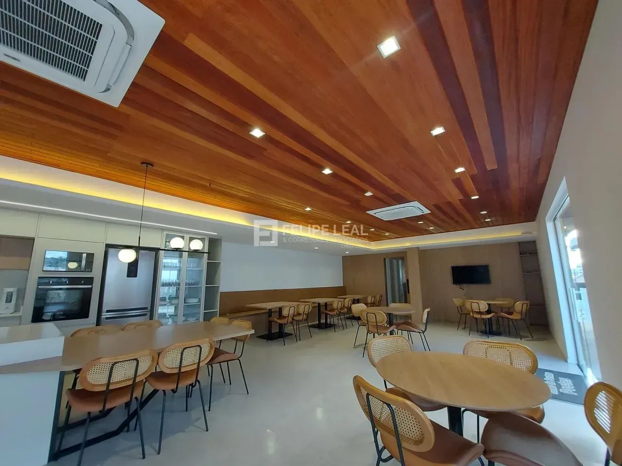 APARTAMENTO COM 02 DORMITÓRIOS, SEMI MOBILIADO NO CAPOEIRAS  FLORIANÓPOLIS
