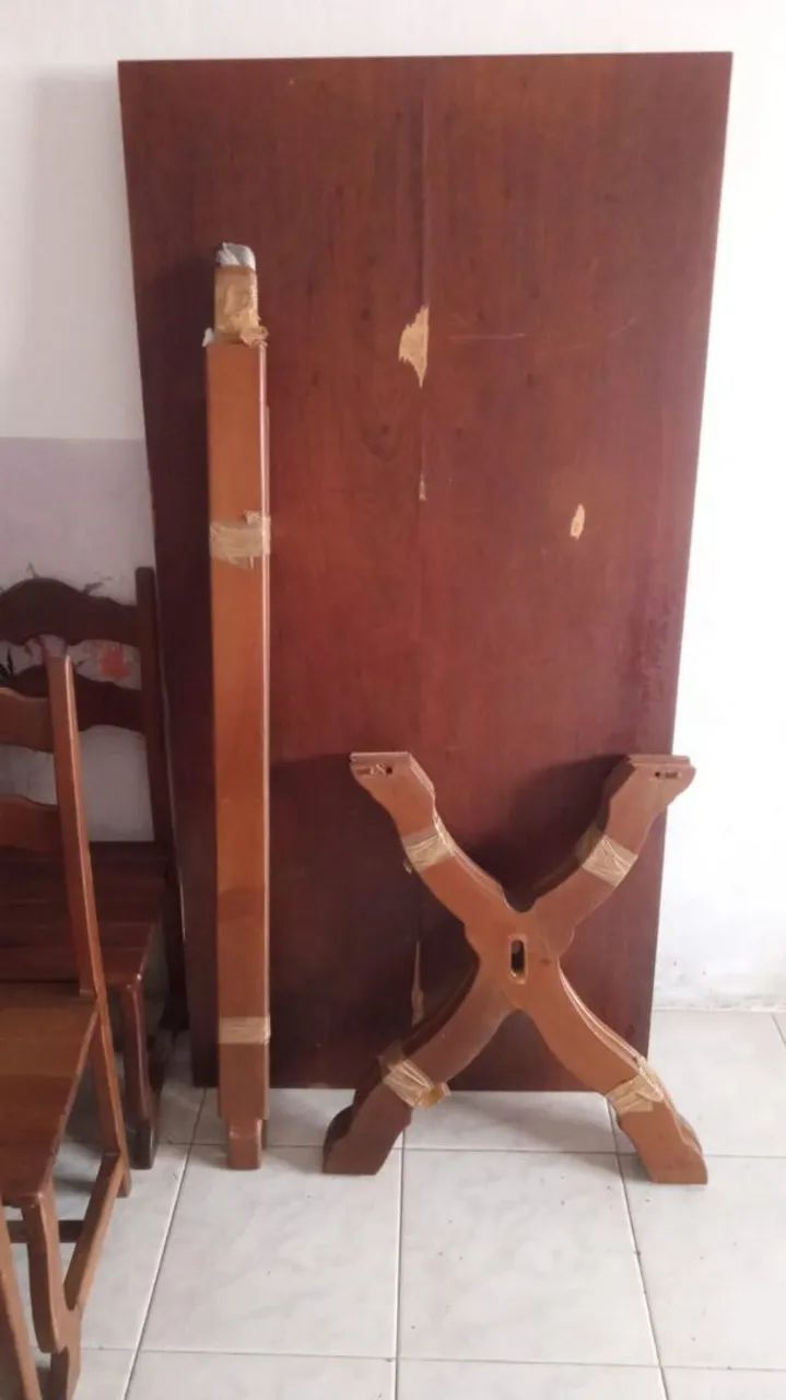 Mesa de Madeira /6 cadeiras