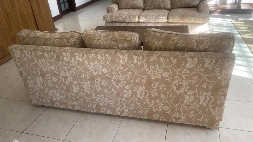 Dois sofás, estofado de alta qualidade, ótima condição. - Foto 4