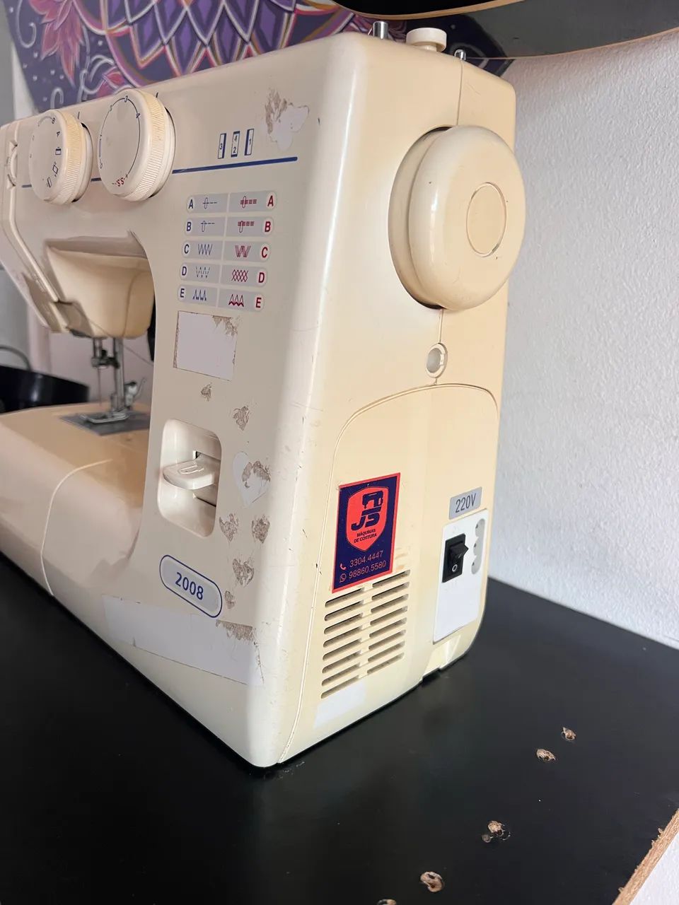 Máquina de costura doméstica  - Foto 2