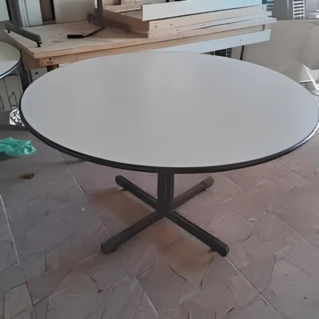 Mesa em excelente estado Medida