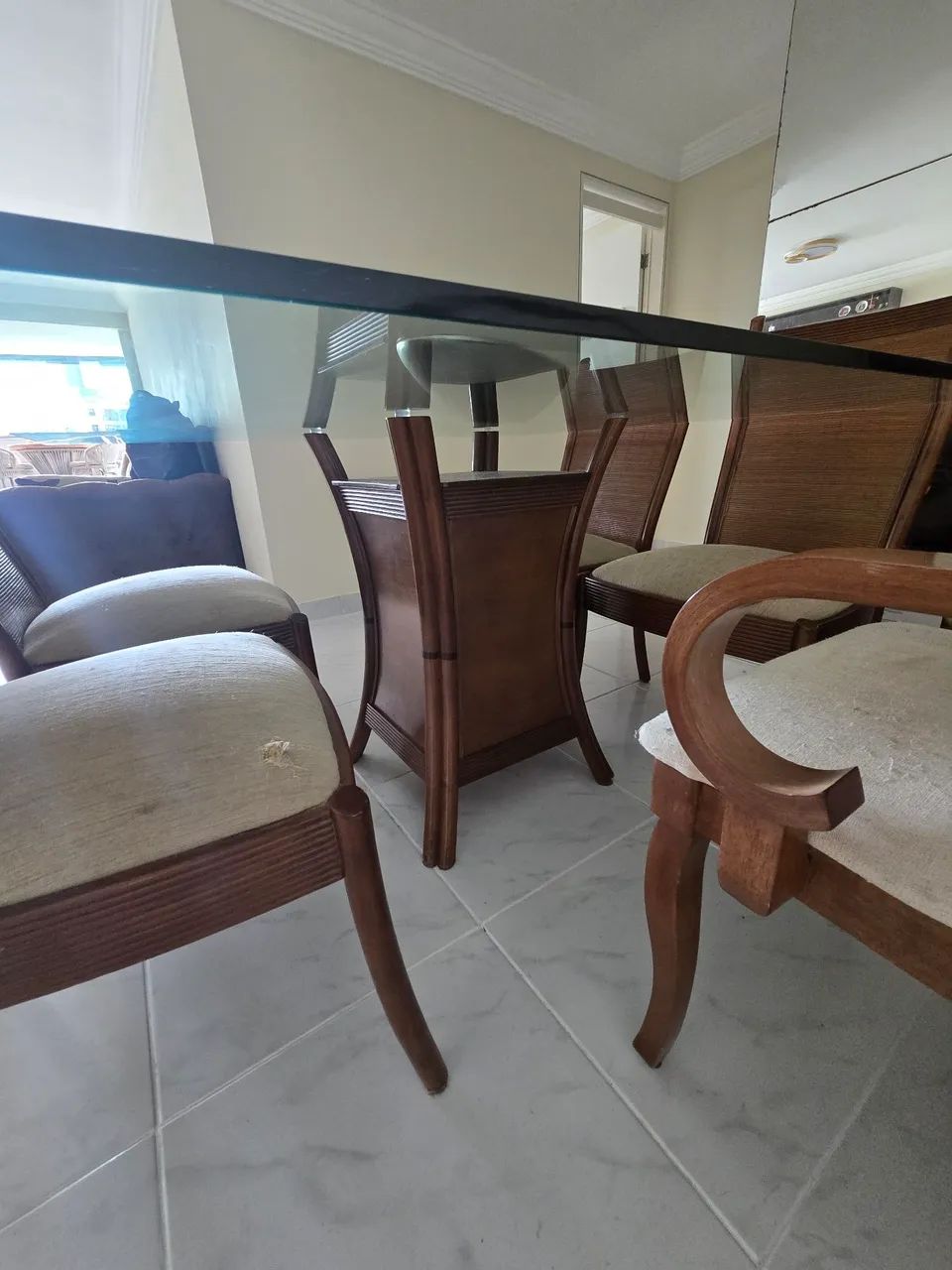 Jogo de Mesa de Jantar e aparador.  - Foto 2