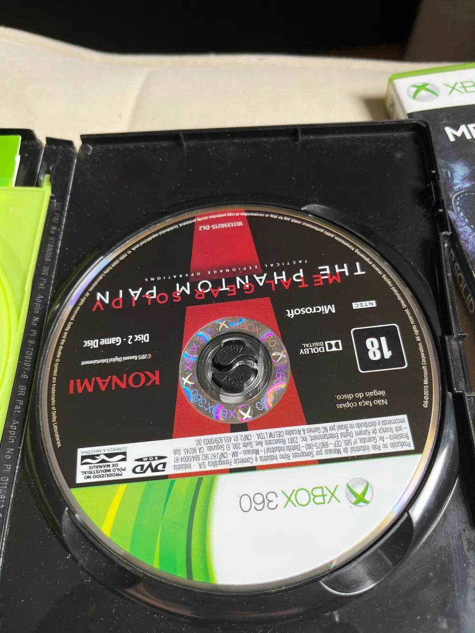 2 games Metal Gear Phantom e Solid V - Xbox 360 Originais e completo  - Foto 3