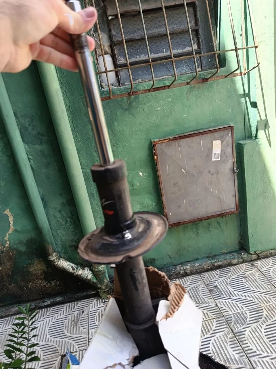 Amortecedor dianteiro usado Etios - Foto 4