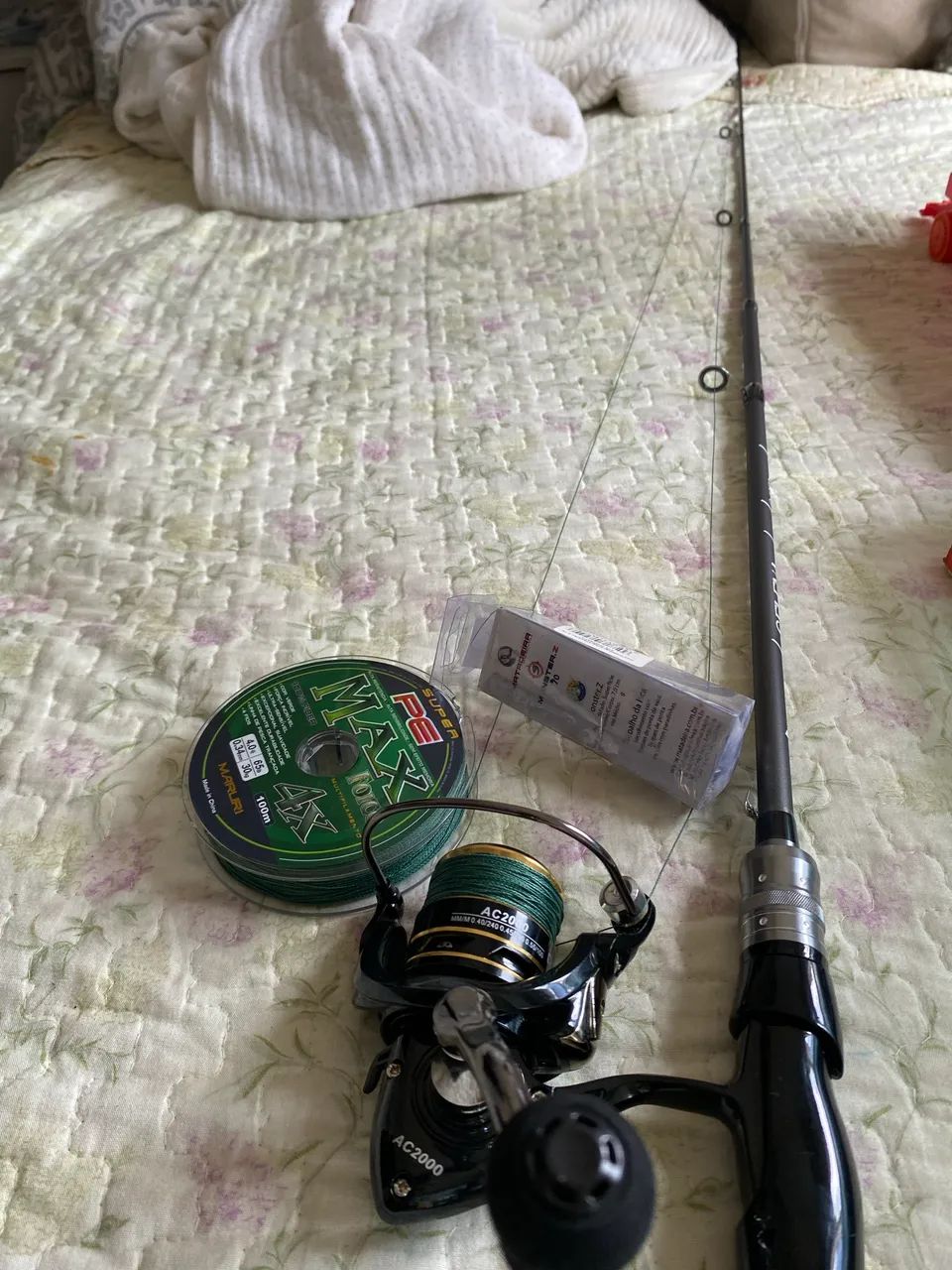 Conjunto de pesca feito em Carbono IM7 
