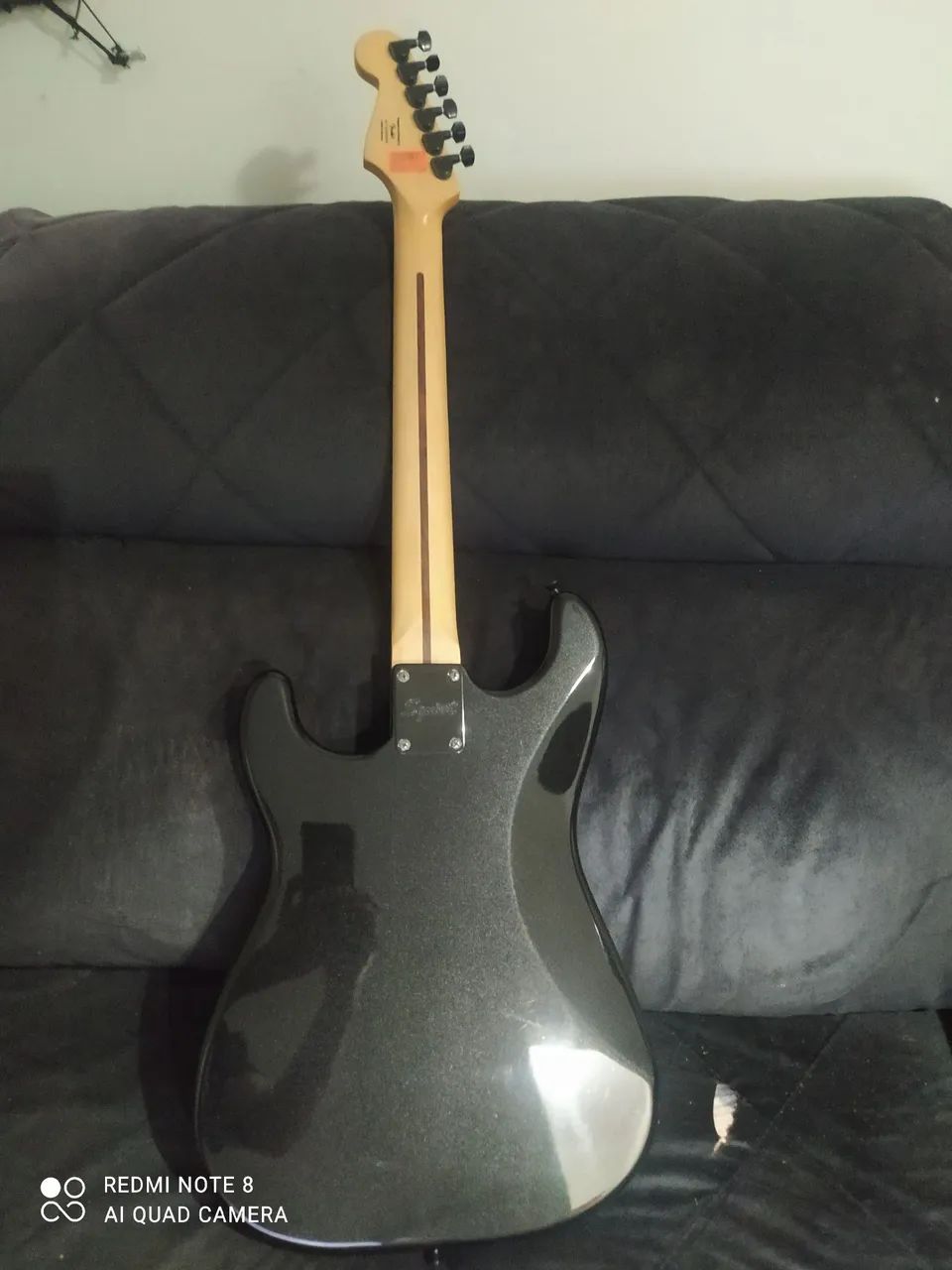 Guitarra Squier FSR Stratocaster HT HSS - Foto 5