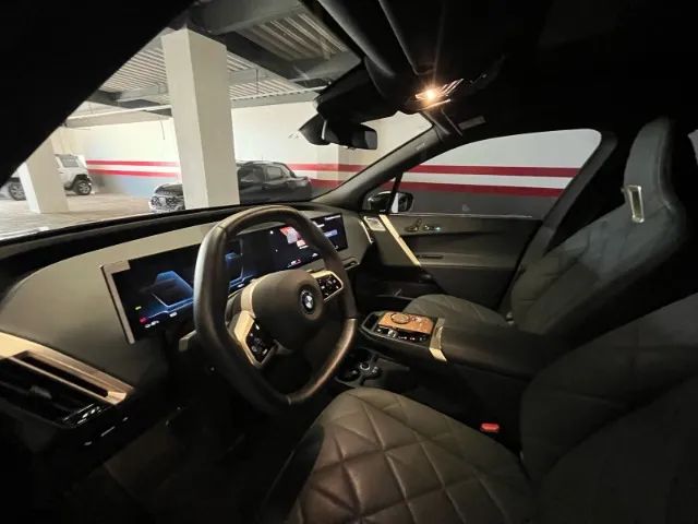 BMW IX M60 (elétrico) 2023