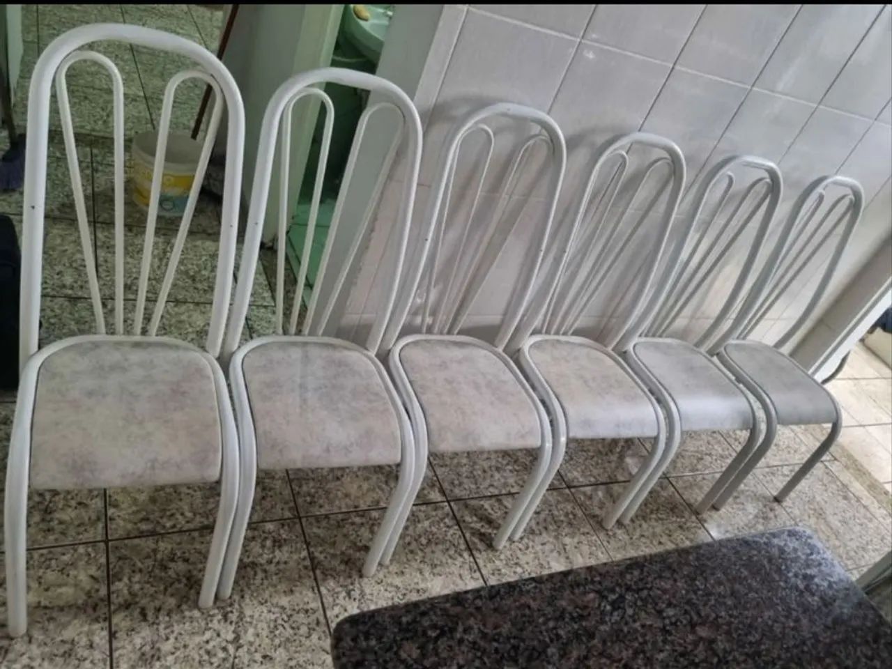 Mesa de mármore com 6 cadeiras  - Foto 3