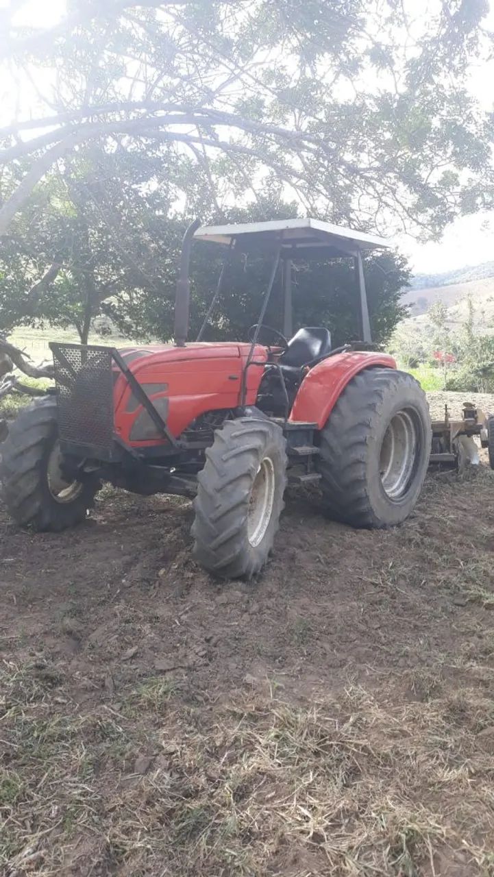 Trator agricola 