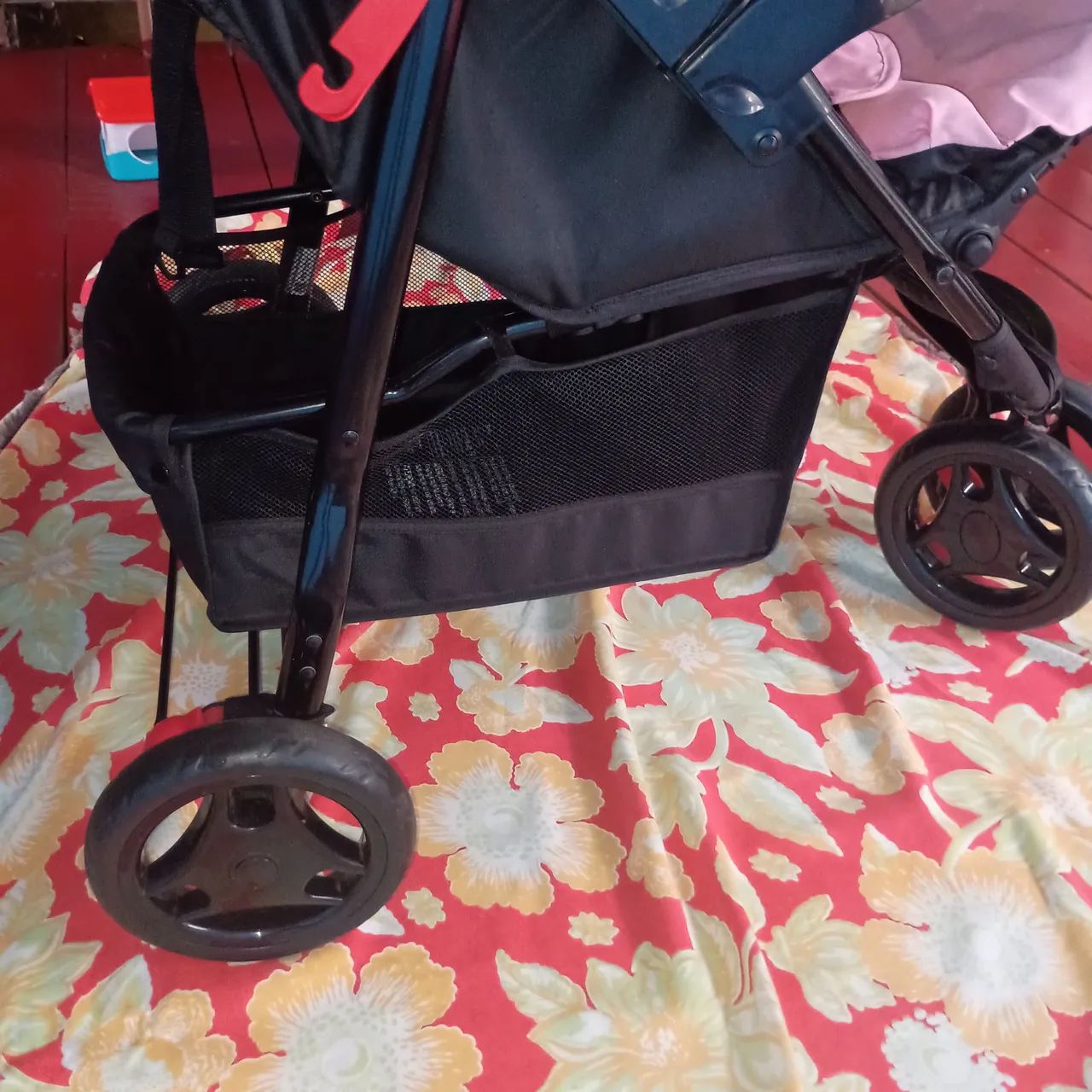 Carrinho de menina marca Voyage  - Foto 6