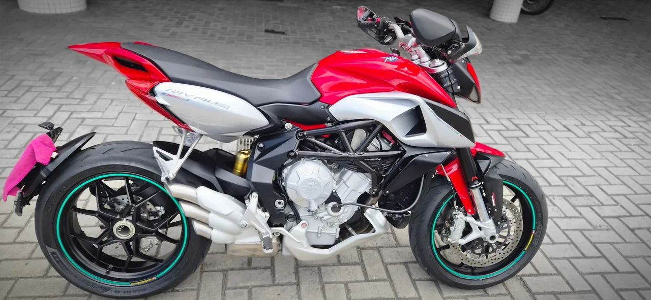 MV Agusta Rivale 2015 - Foto 3