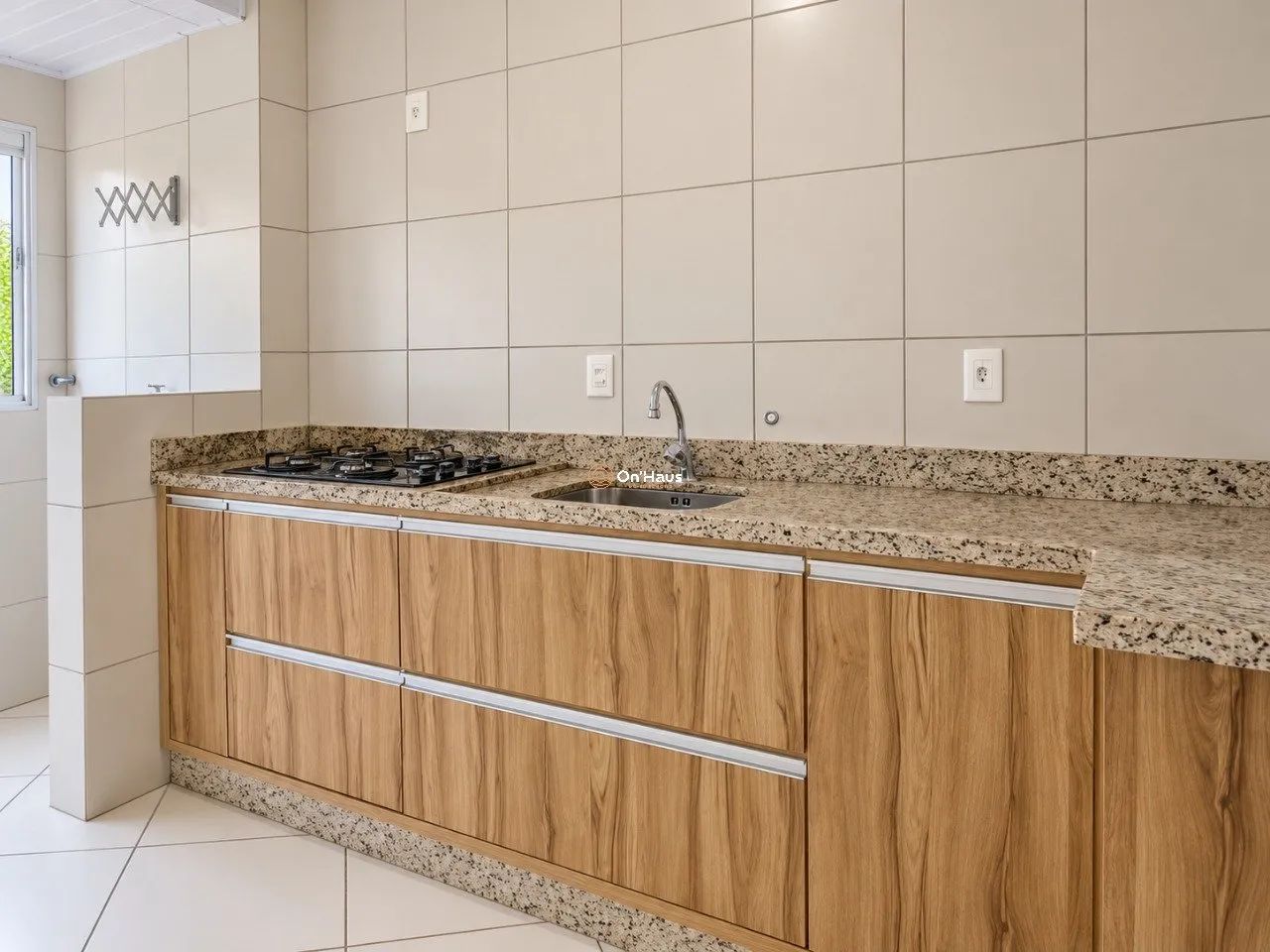 Apartamento com 2 Dormitorios á venda - com 56m2 - Foto 2